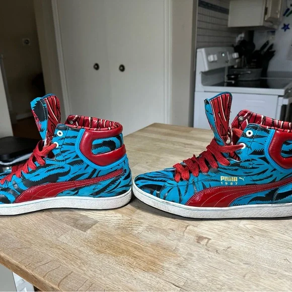 RARE!!!Santa Cruiz x Screaming Hand shoes. Size 13-13.5